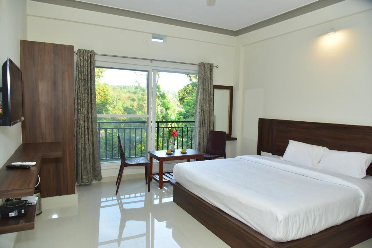 Grand Misty Heaven Villa Madikeri Exterior photo